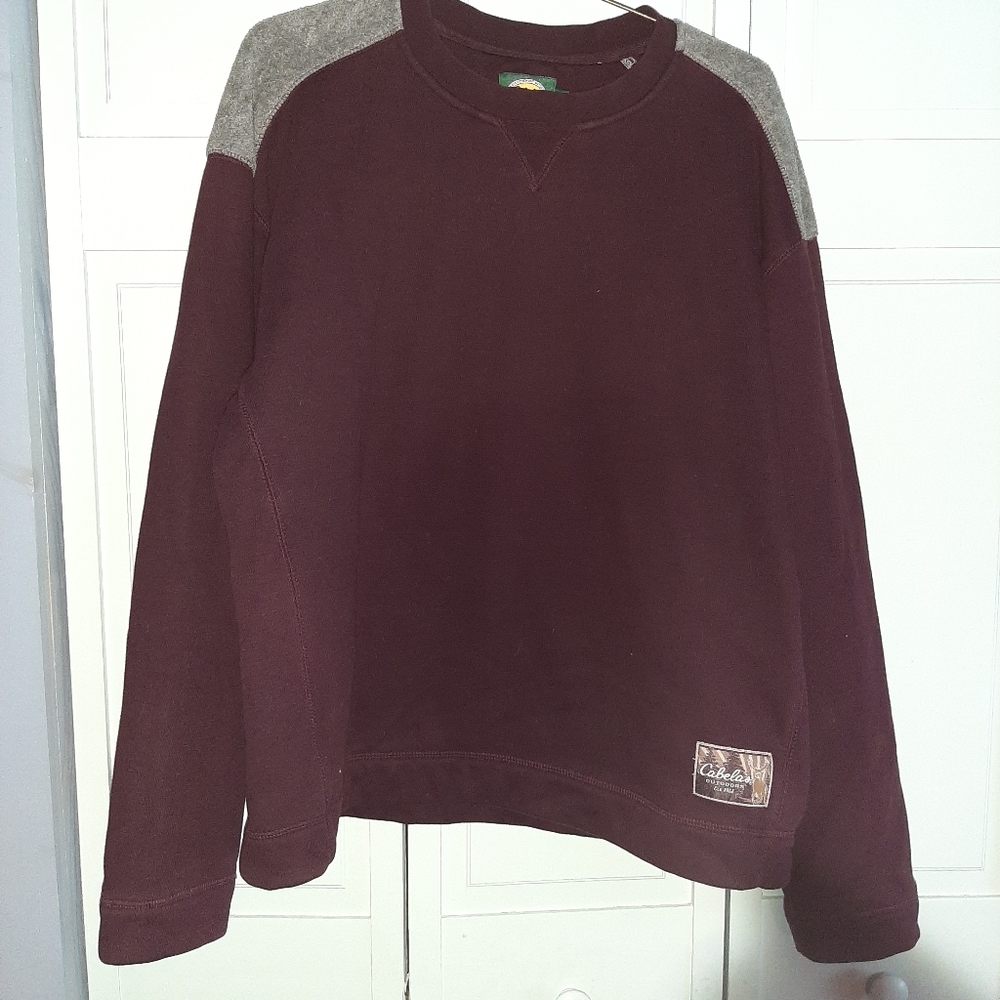Cabela's sweatshirt